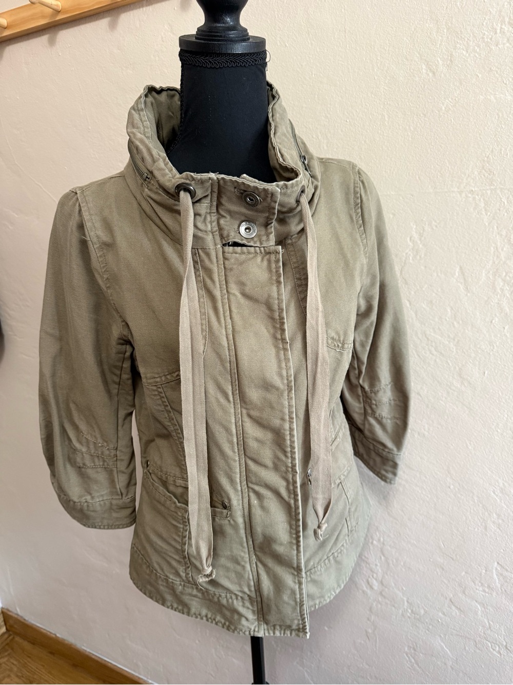 Womens Olive Utility fitted  3/4 sleeve Jacket with high collar/hood size small